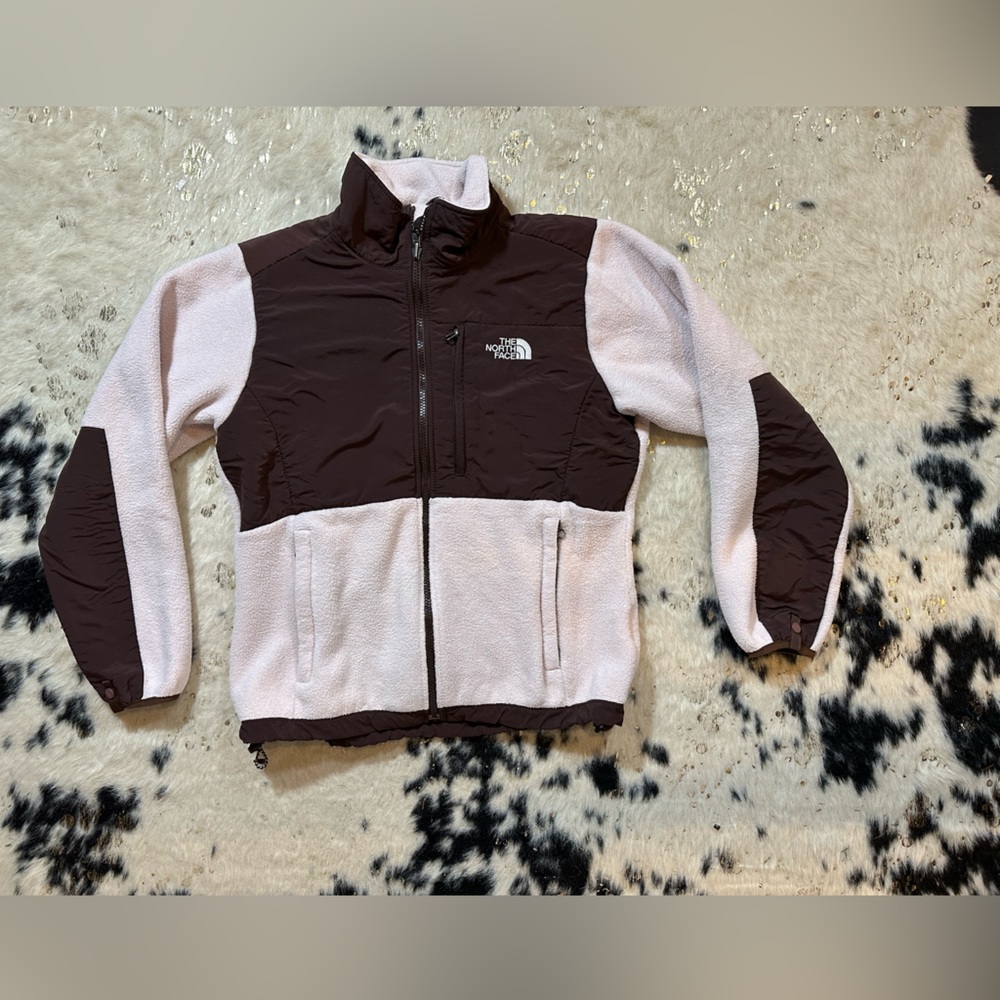 The North Face Women’s Denali Jacket Size Medium-fits like Small